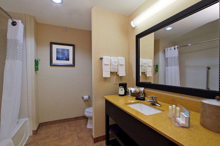Room 12 of 26