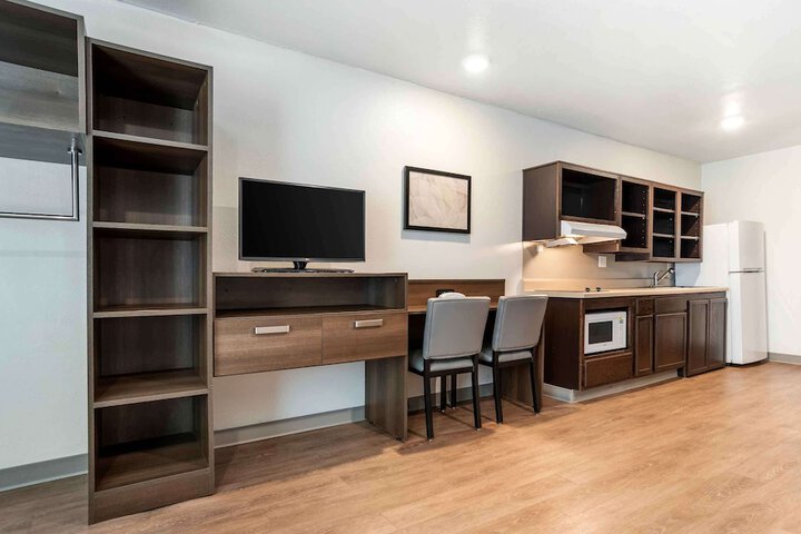 Room 25 of 29