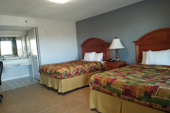 Room 6 of 21
