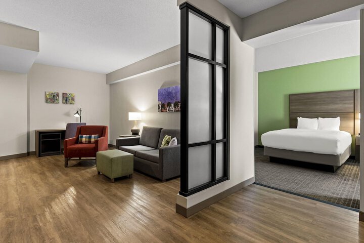 Comfort Suites Charleston West Ashley