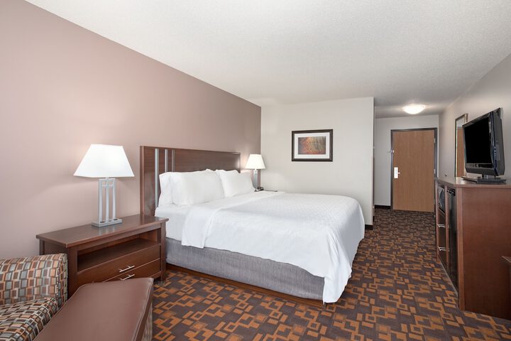 Holiday Inn Express & Suites Yankton by IHG