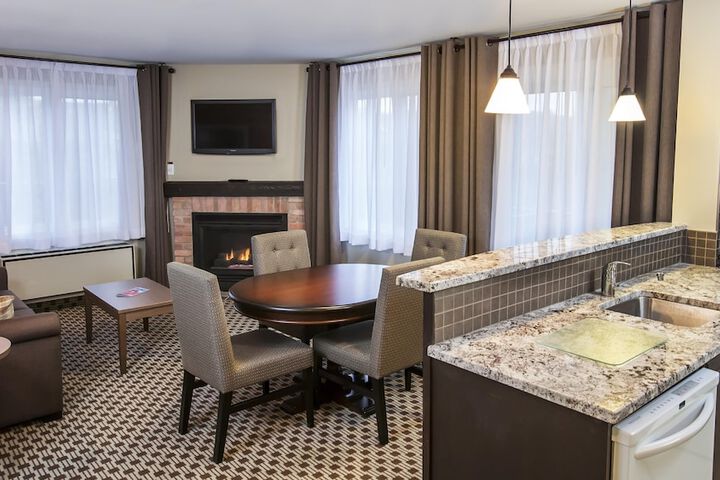Holiday Inn Express and Suites Tremblant by IHG