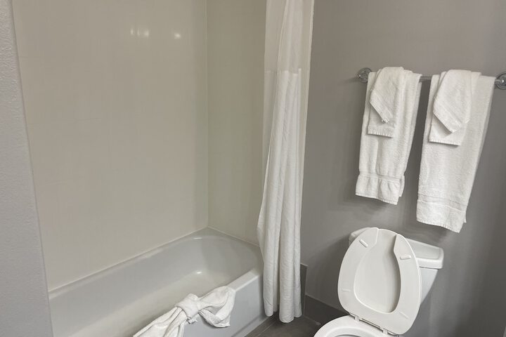 Room 6 of 47