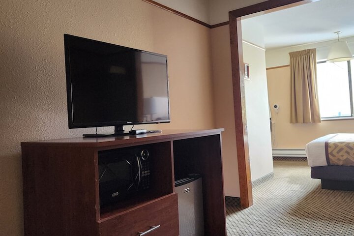 Luxury Inn & Suites
