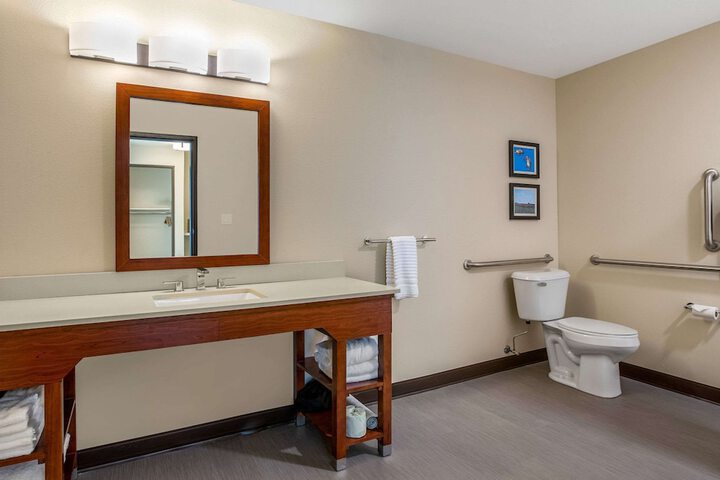 Comfort Inn and Suites Ames near ISU Campus