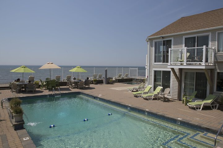 The Corsair & Cross Rip Oceanfront Resort