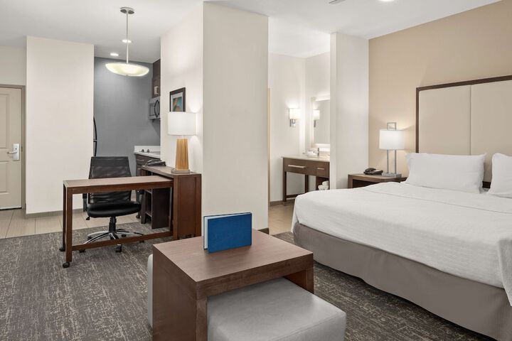 Room 17 of 30