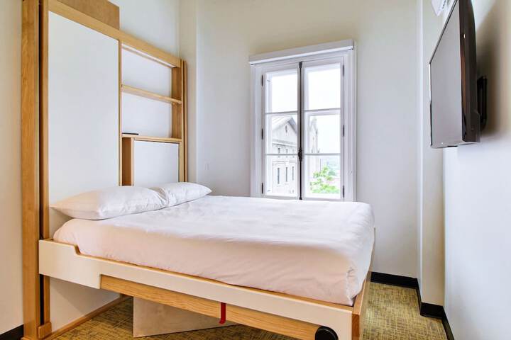 Room 11 of 15