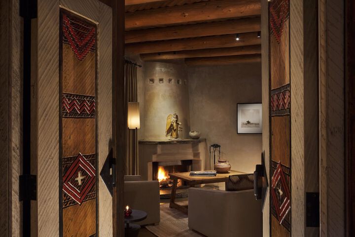 Rosewood Inn of the Anasazi