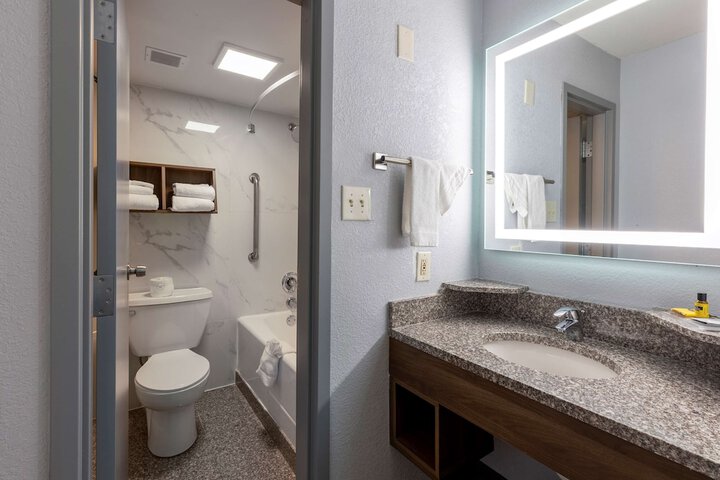 Room 12 of 39