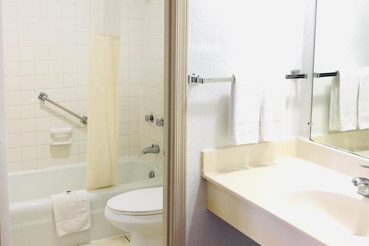 Motel 6 Falls Church VA - Arlington Boulevard
