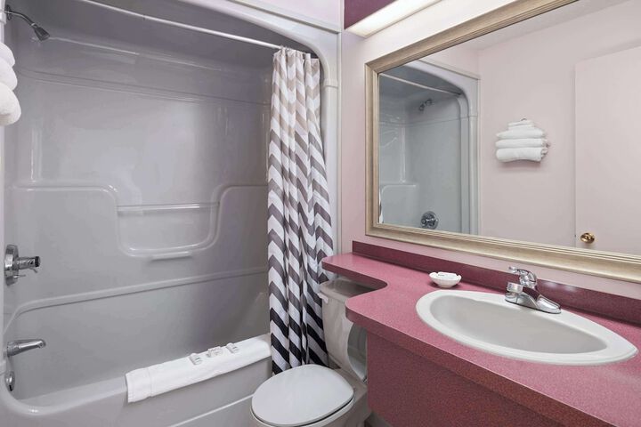 Room 18 of 25