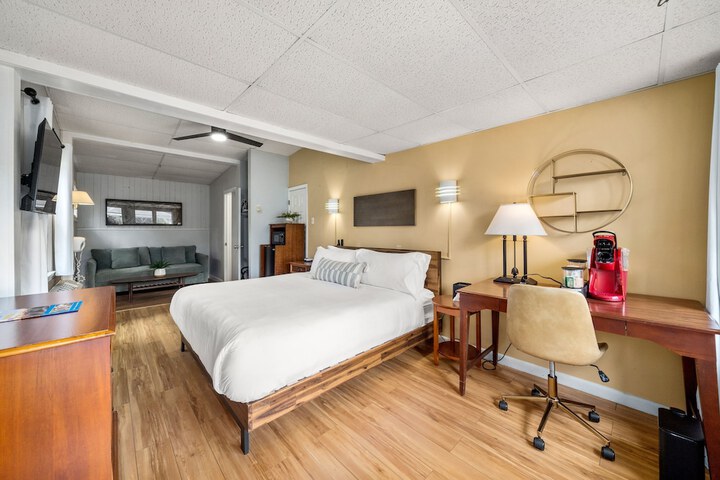 Room 158 of 181
