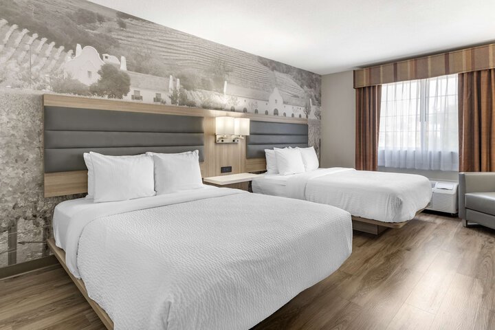 Room 32 of 51