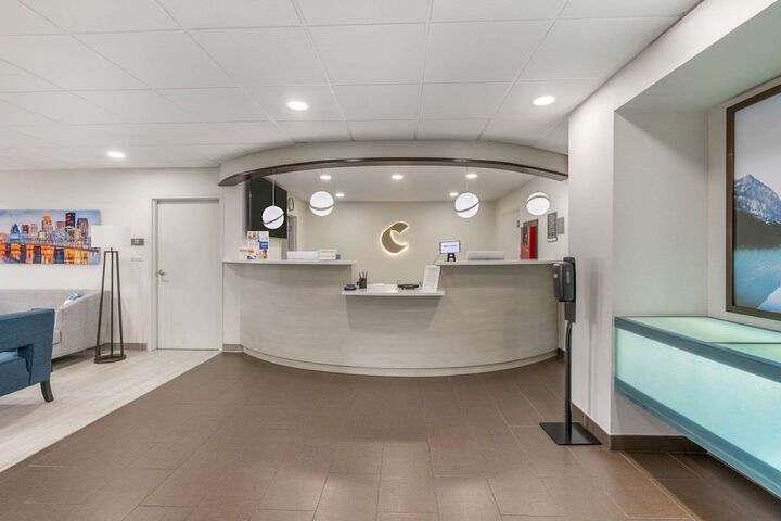 Hotel Interior 6 of 31