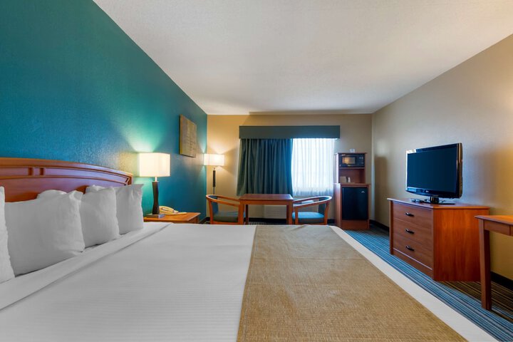 Room 16 of 28