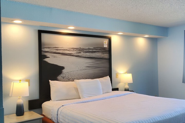 Room 8 of 30
