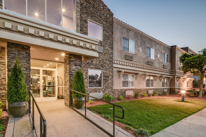 Hotel 4 of 71