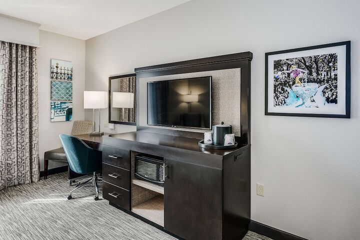 Hampton Inn & Suites Mobile- Downtown Historic District
