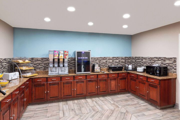Super 8 by Wyndham Lubbock West
