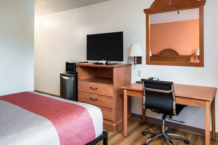 Room 52 of 68