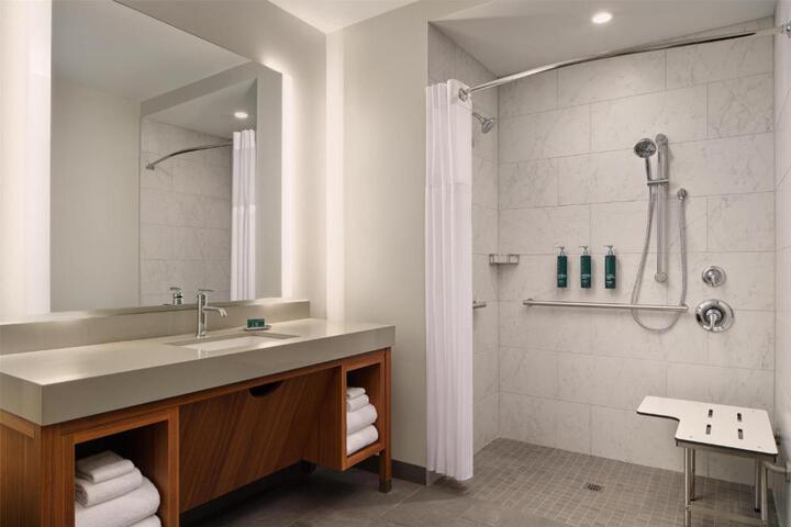 Doubletree by Hilton Greenville Airport