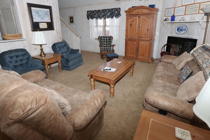 Room 244 of 399