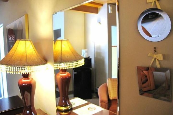 Hudson Manor Inn