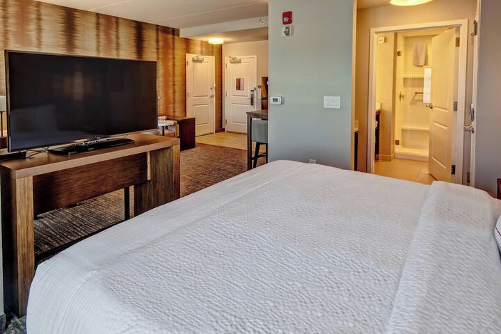 Room 32 of 53