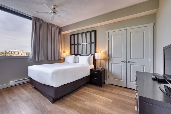 The Oswego Hotel