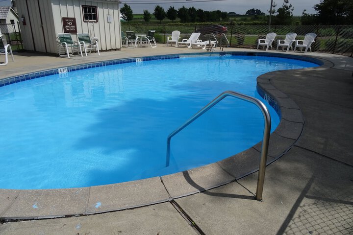 Pool 4 of 37
