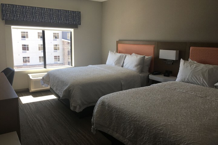 Room 28 of 47