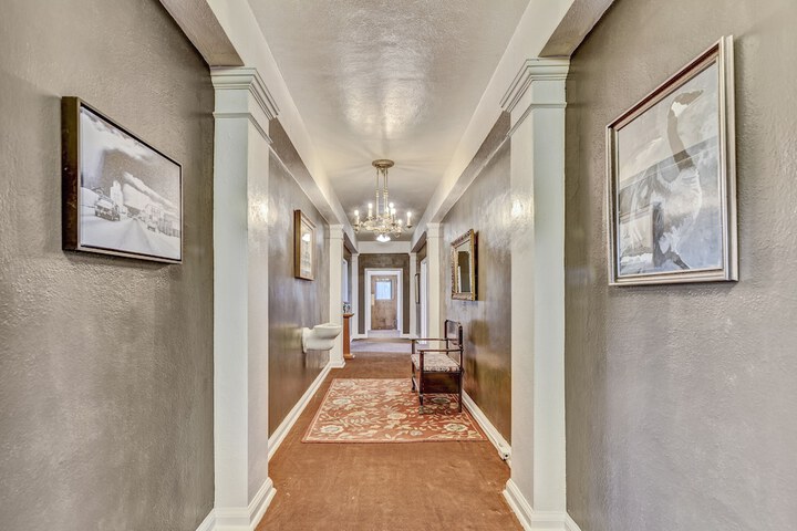 Ballroom/Hall 58 of 71