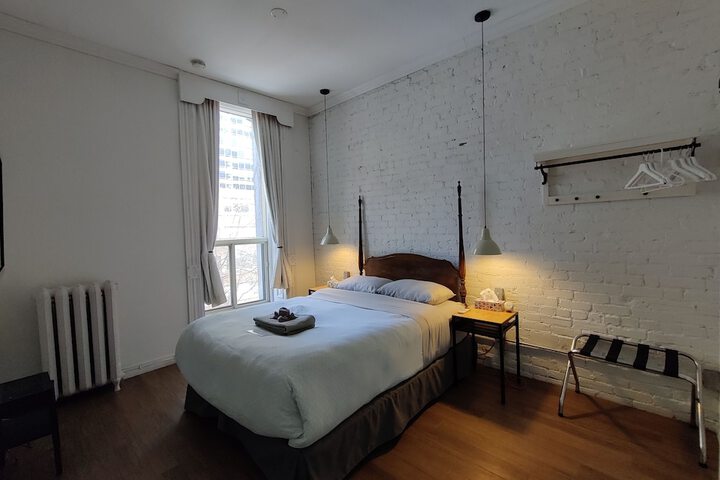 Room 16 of 30