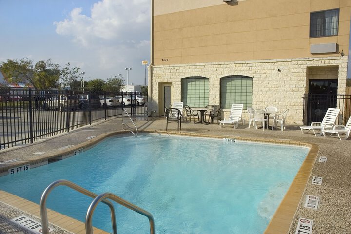 Best Western Windsor Pointe Hotel & Suites-Frost Bank Center