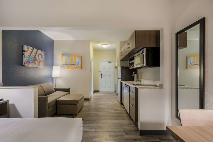 Room 22 of 35