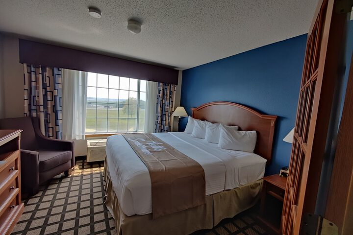Baymont by Wyndham Albany MN