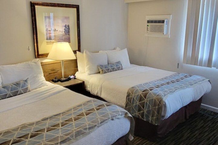 Room 33 of 43