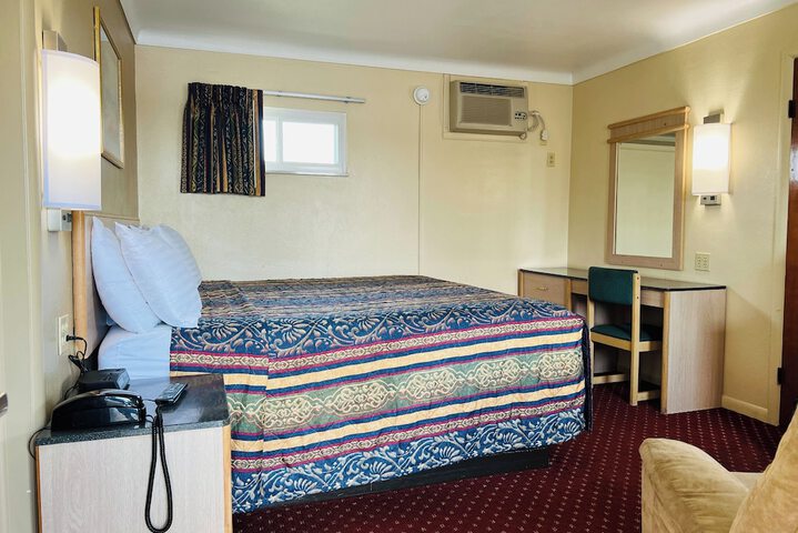 Room 6 of 40