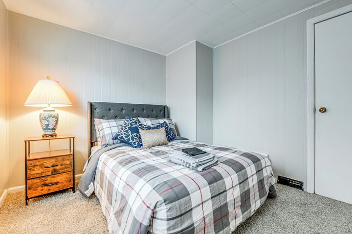 6 Mi to Dtwn Attractions: Buffalo Apartment!