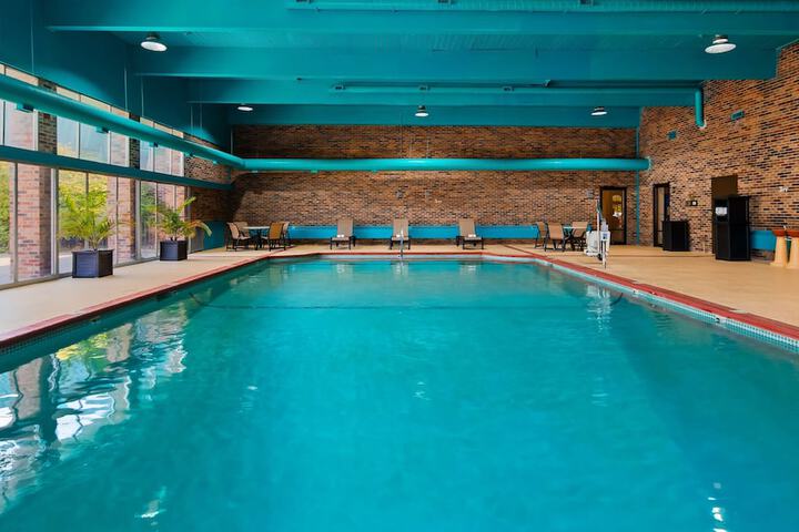 Pool 4 of 33