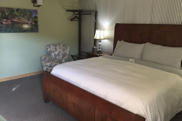 Room 32 of 70