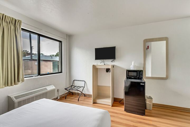 Room 42 of 61
