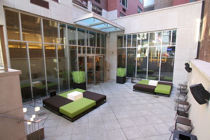 Hotel Exterior 25 of 28