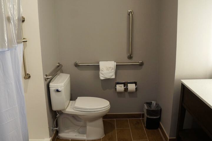 Room 20 of 34