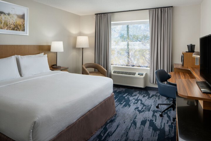 Fairfield Inn & Suites by Marriott Ft. Myers / Cape Coral