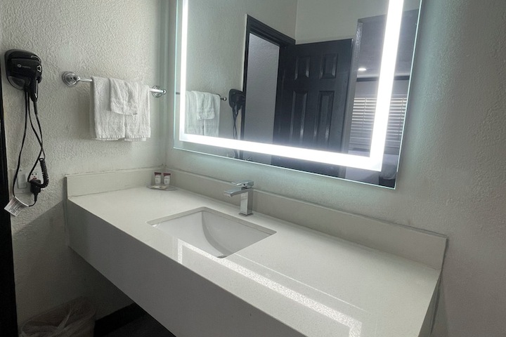 Room 5 of 13