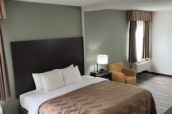 Room 34 of 52