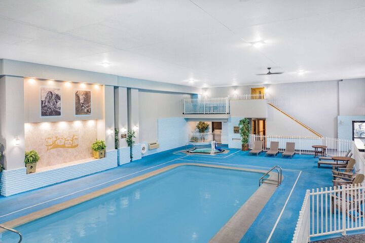 Pool 10 of 74