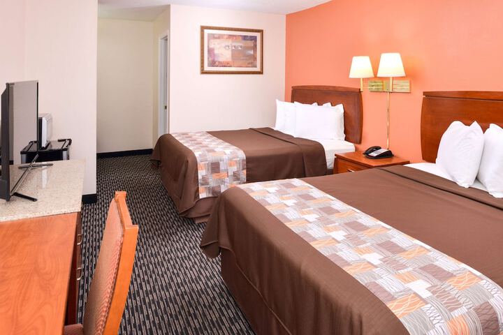 Room 4 of 25